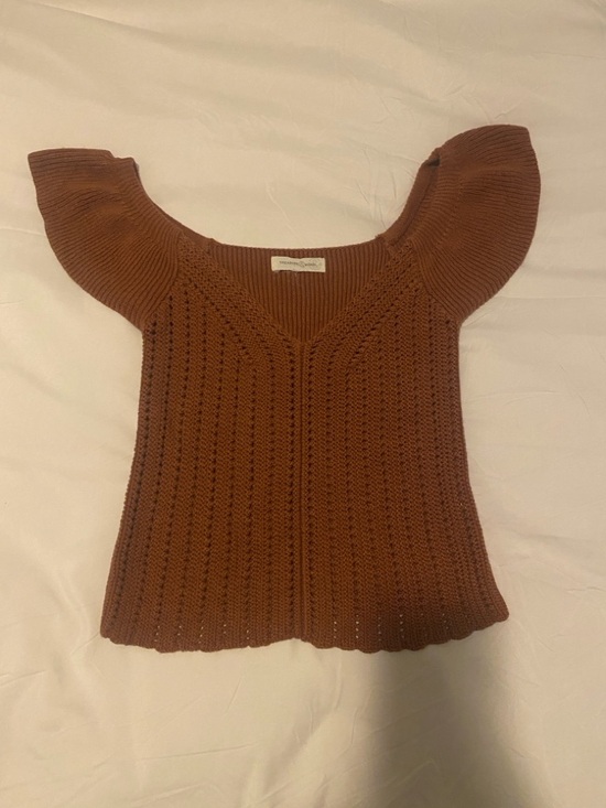 Treasure & Bond Rust Knit V-Neck Flutter Sleeve Top - Picture 2 of 5